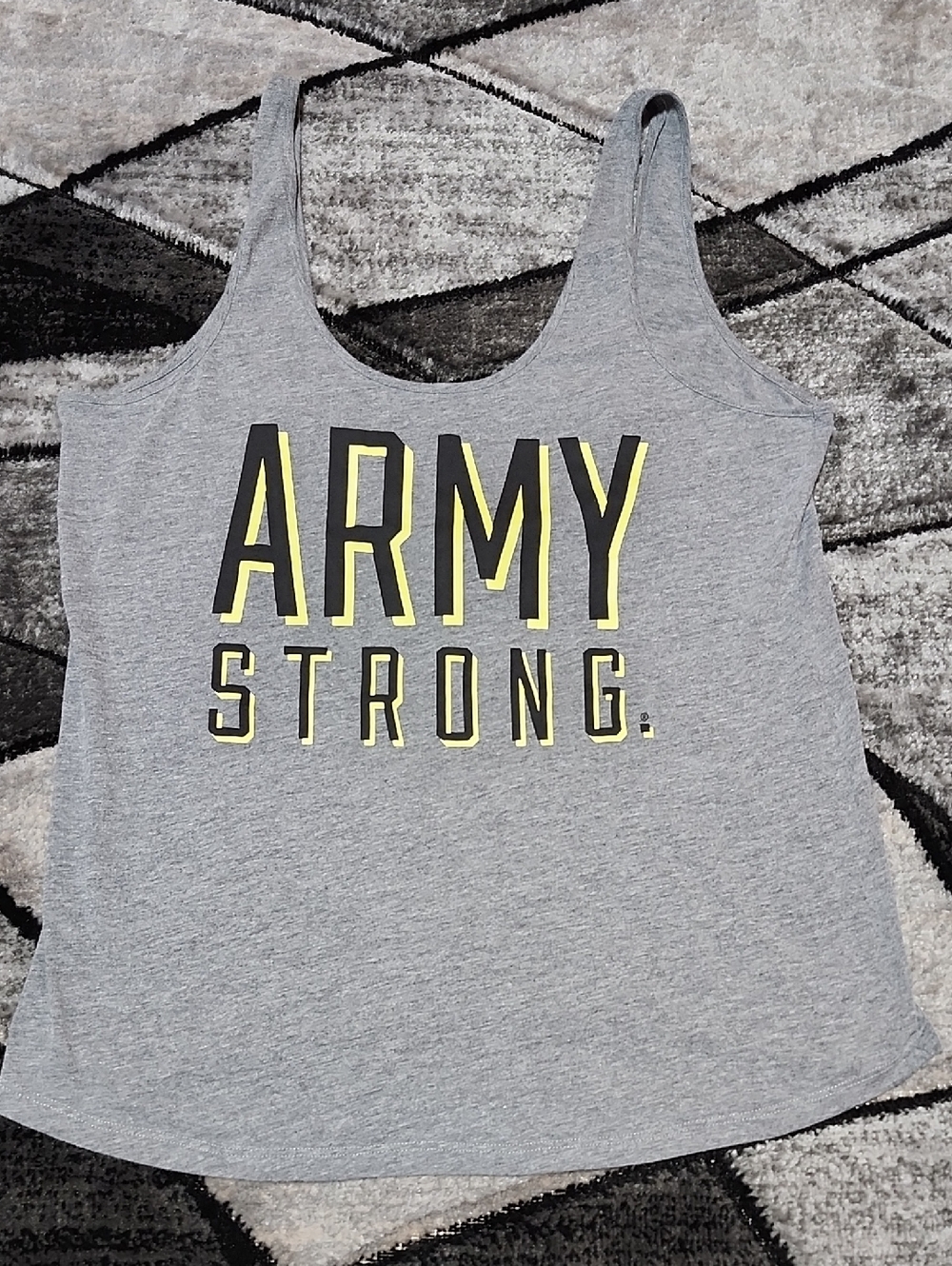 VS PINK 2012 HEATHER GRAY YELLOW SHADOW EFFECT "ARMY STRONG" SCOOP-NECK TANK-TOP